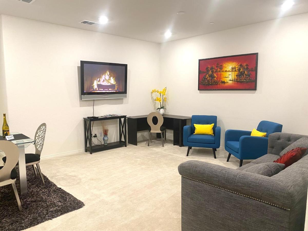 Private Lux Apartment In A New Community Фонтана Экстерьер фото